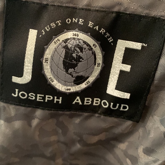 Joseph Abboud Slim Fit Brrr Triple Chill Effect Suit  Pristine Condition - Picture 5 of 10